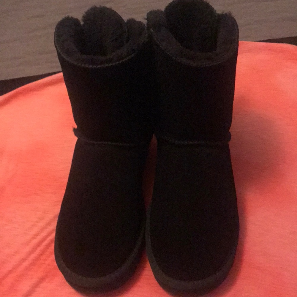 UGGS